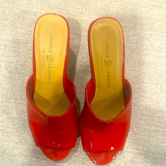 Chinese Laundry red patent leather high heel wedge open toe shoes Size 7.5 - Picture 2 of 13